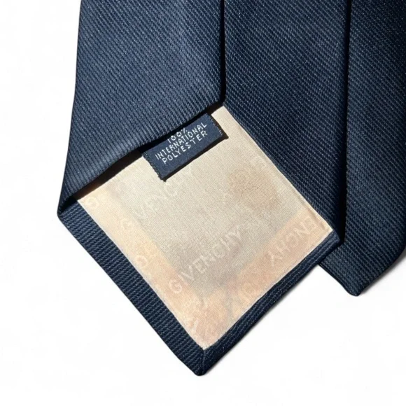 🔥 Givenchy Tie 🔥 - Picture 4 of 4